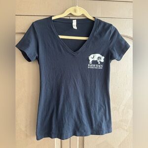 Farm Haus butcher & beer garden Navy V-Neck T-Shirt size Medium